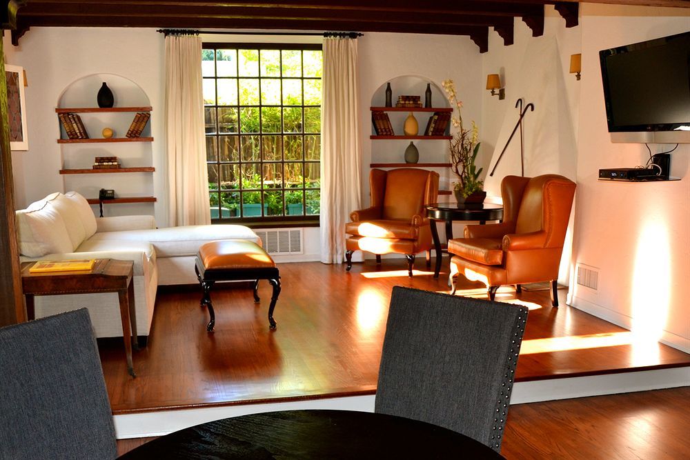 The Charlie West Hollywood 4*